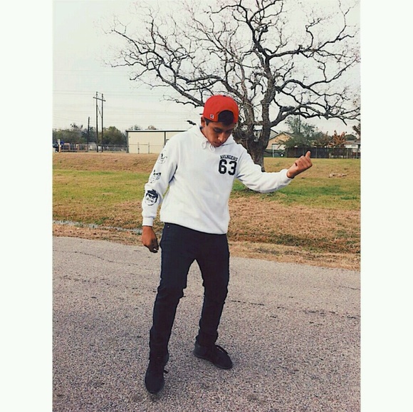 Profile Picture of Raul Coronado (@_raulga) on Poshmark