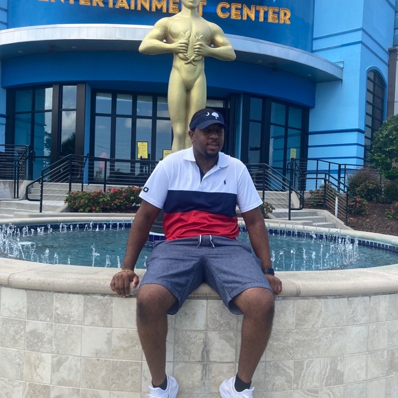 Profile Picture of Justin Lamonte (@justin_lamonte) on Poshmark