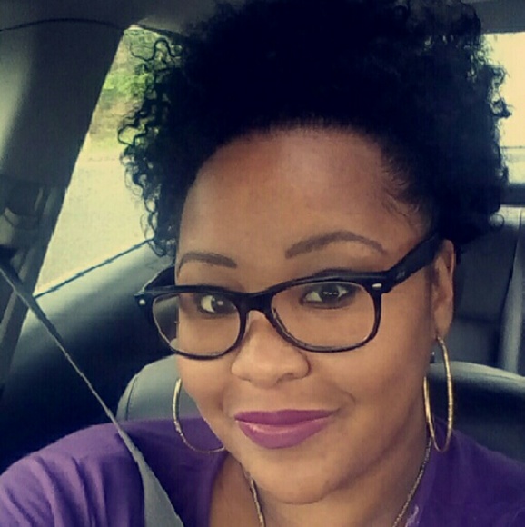 Profile Picture of Dimitrice Jackson (@rleesboutiq) on Poshmark