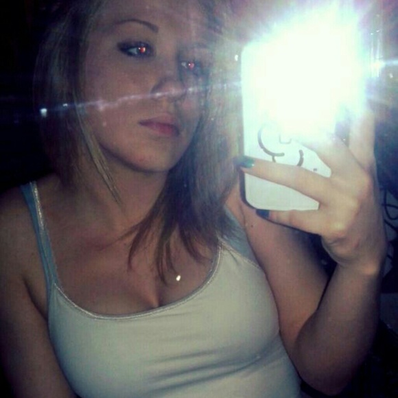 Profile Picture of Olivia Weinberger (@oliviasdope) on Poshmark