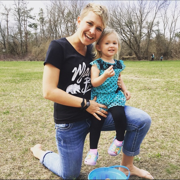 Baylee Brovold - Poshmark Profile Picture of Baylee Brovold (@bayleejbrovold) on Poshmark