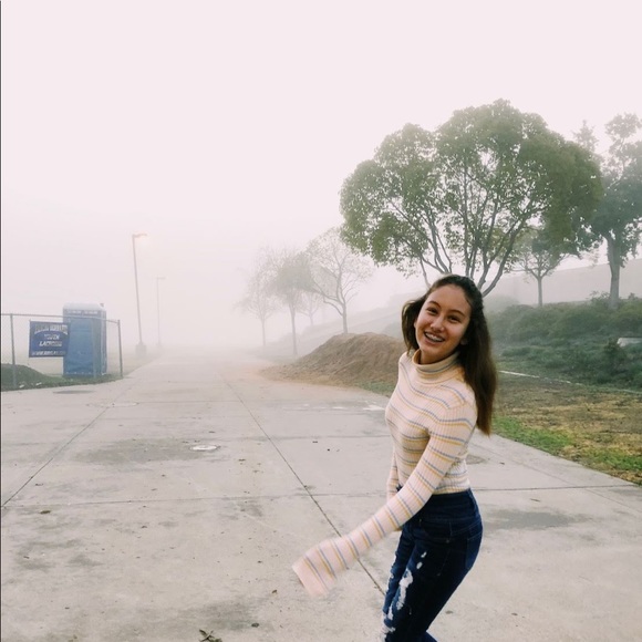 Profile Picture of Anabella Cicalo (@anabella_cicalo) on Poshmark