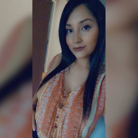 Profile Picture of Phabyola Cervantes (@phabponce) on Poshmark