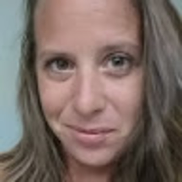 Profile Picture of Jen Persails (@jenpersails17) on Poshmark