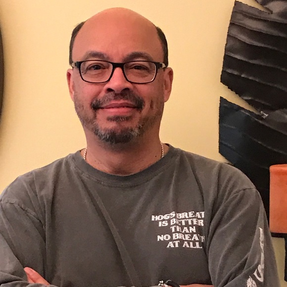 Profile Picture of Peter Castillo (@castlebull) on Poshmark