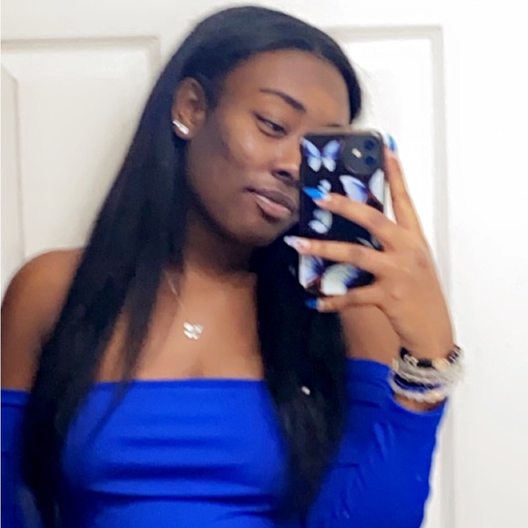 Dawn Manual - Poshmark Profile Picture of Dawn Manual (@dawniepoo01) on Poshmark