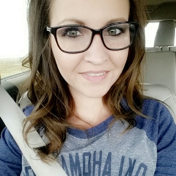 Profile Picture of Tana Werkmeister (@tanawerk) on Poshmark