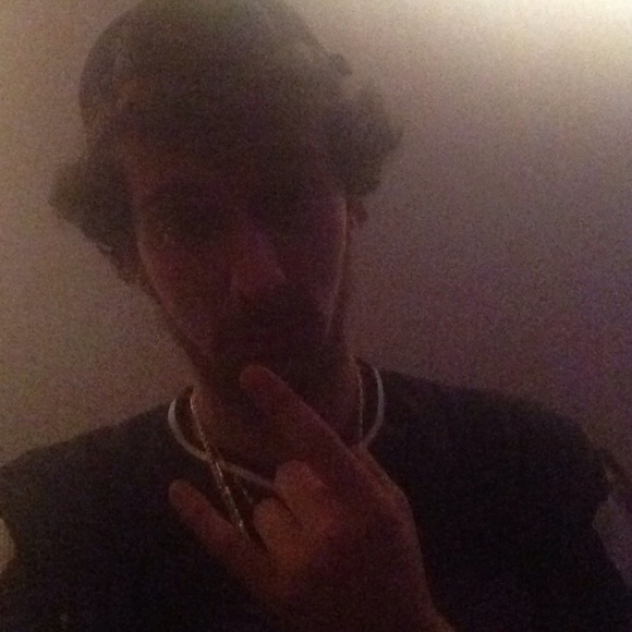 Profile Picture of Mike Varallo (@mikeyvarallo) on Poshmark