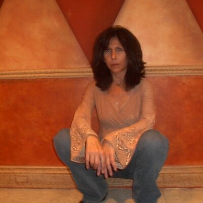 Profile Picture of Gloria Patterson (@gloryspeaks) on Twitter