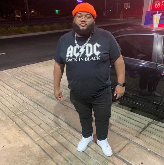 Profile Picture of Chris Louis (@chrislouis) on Poshmark