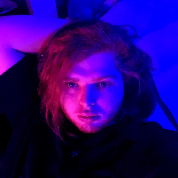 Profile Picture of Benjamin Wright (@heuixis) on Poshmark