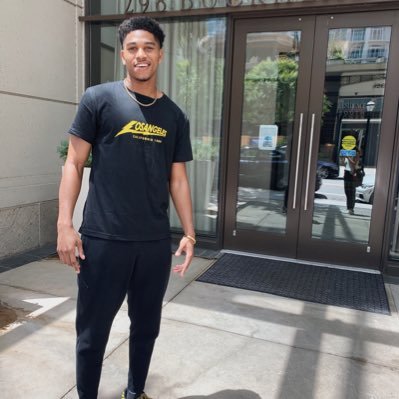 Profile Picture of Troy Stephens 🍾 (@Troyste14) on Twitter