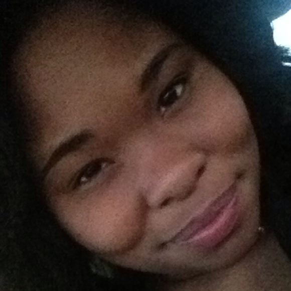 Profile Picture of Shantel Peterkin (@shanie629) on Poshmark