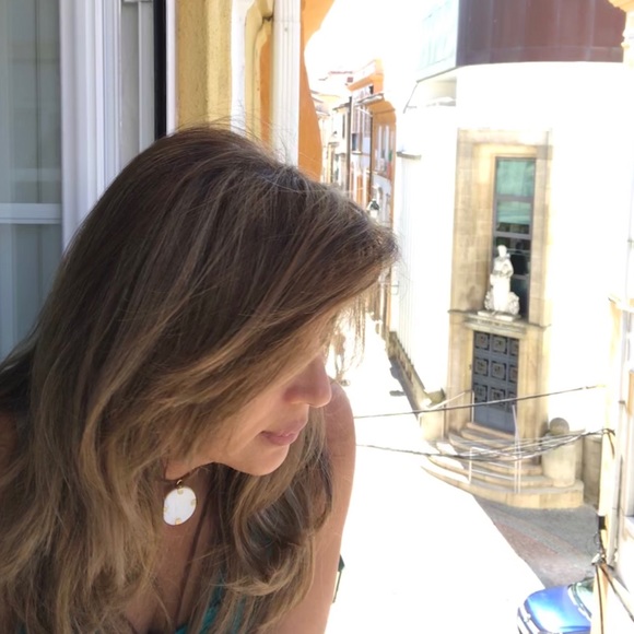 Profile Picture of Jacqueline Alcala (@jackyalcala) on Poshmark