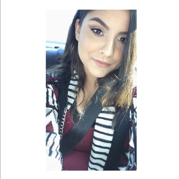 Profile Picture of Mariana Lucero (@marianaluceroq) on Poshmark