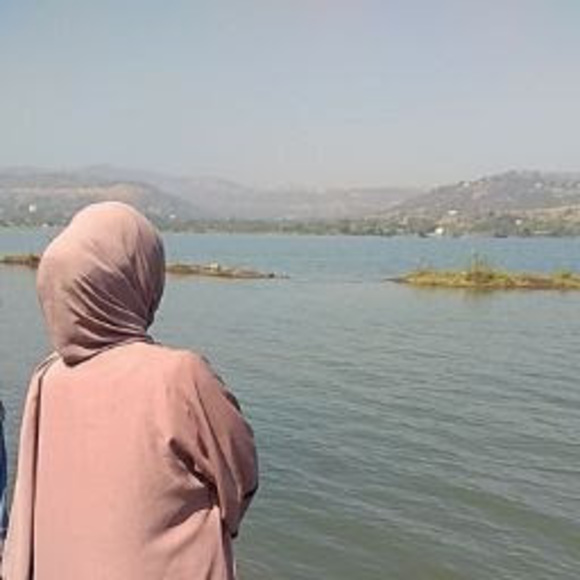 Profile Picture of Zainab Shaikh (@zainabisaq0029) on Poshmark