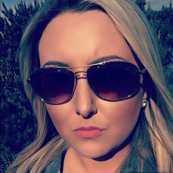 Profile Picture of Erika Storms (@erikastorms) on Poshmark