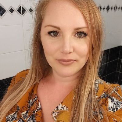 Profile Picture of Jodie Watson (@Mcpout) on Twitter