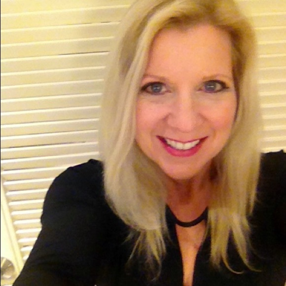 Profile Picture of Karen Hawley (@yogaladyteacher) on Poshmark