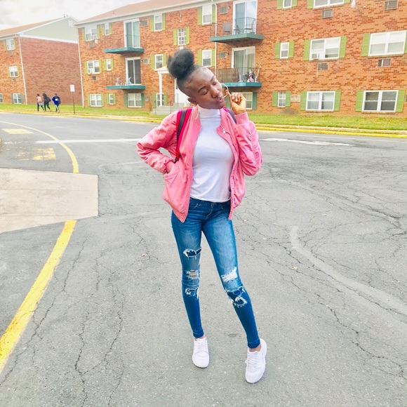 Profile Picture of Andell Johnson (@andelllover) on Poshmark