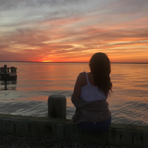 Profile Picture of Gabriella Corbo (@gabnc) on Poshmark