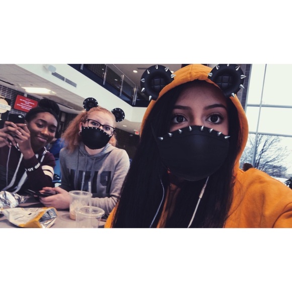 Profile Picture of Sofia Gasparri-velazquez (@sofia175) on Poshmark