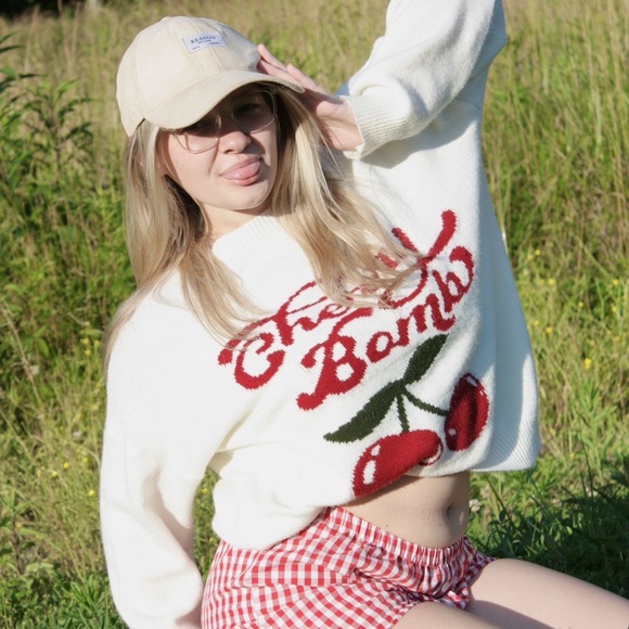 Sage Perry - Poshmark Profile Picture of Sage Perry (@madalynfperry08) on Poshmark