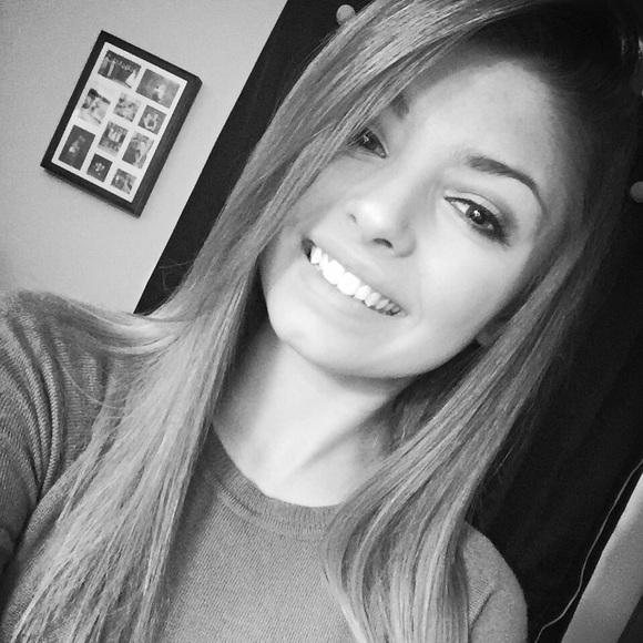 Profile Picture of Robin Yuckel (@robin21197) on Poshmark