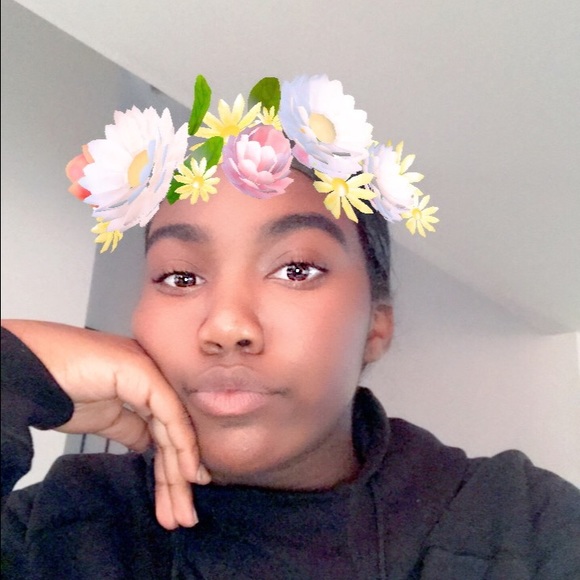 Profile Picture of Laila Collins (@saricelala) on Poshmark