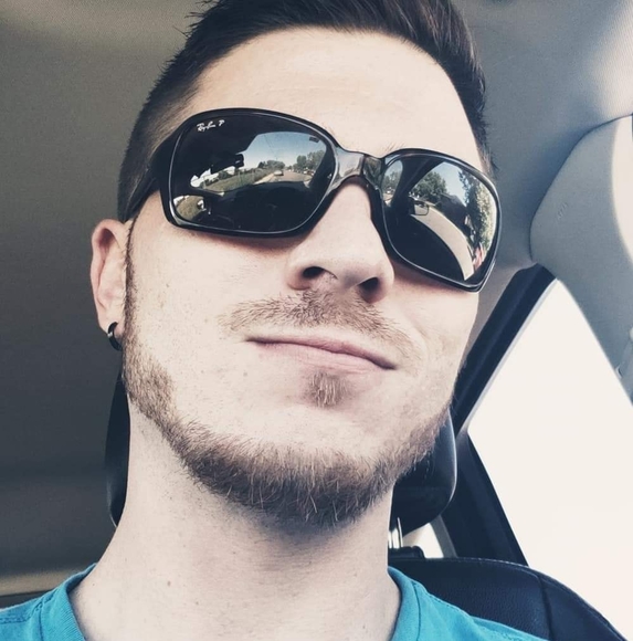 Profile Picture of David Summerfield (@d_summerfield) on Poshmark