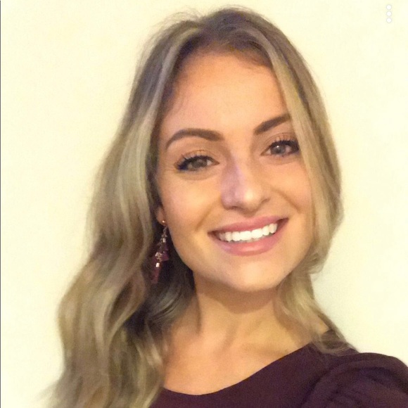 Profile Picture of Aubrey Roach (@aubreyroach11) on Poshmark