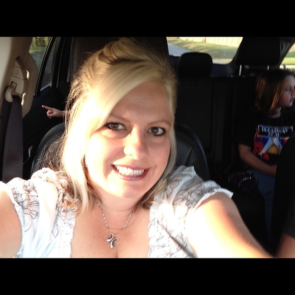 Profile Picture of J.j. Sirmons (@jjsirmons) on Poshmark