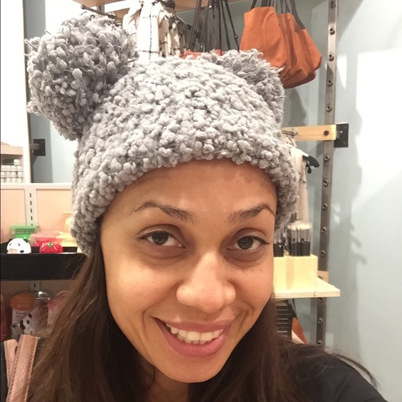 Profile Picture of Loraine Martinez (@praine79) on Poshmark