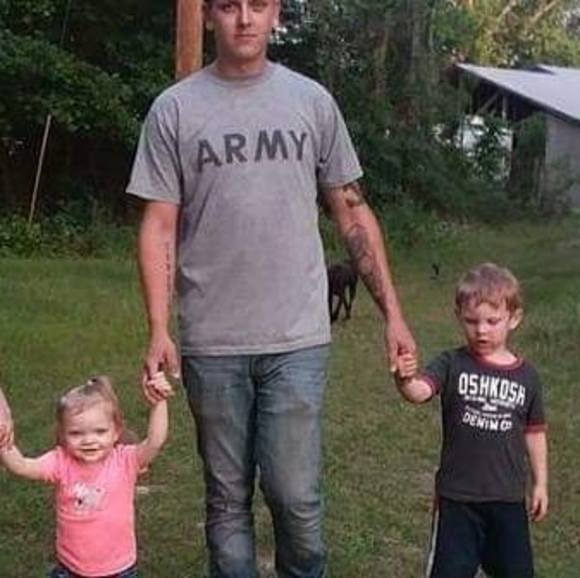 Profile Picture of David Rowton (@dvdrowton) on Poshmark