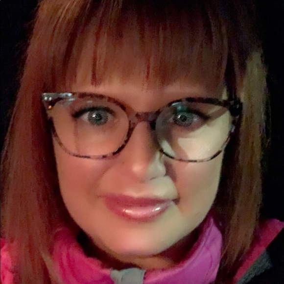 Profile Picture of Christina Braaten (@braac01) on Poshmark