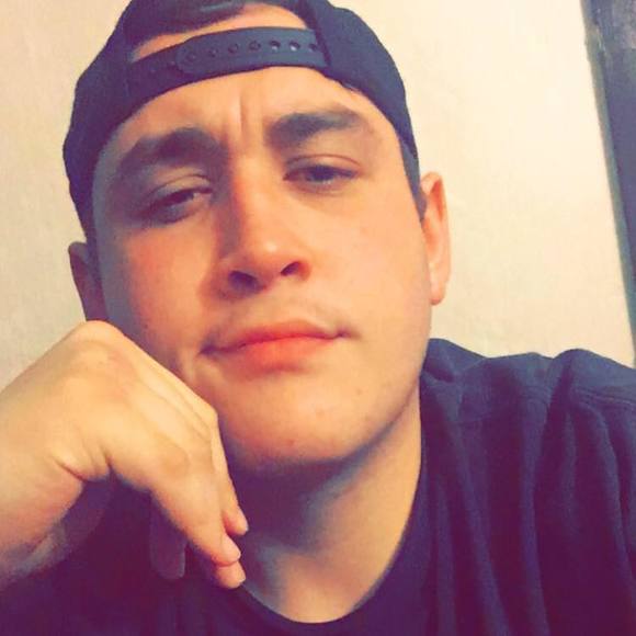 Profile Picture of Stephen Venuti (@svenuti459) on Poshmark