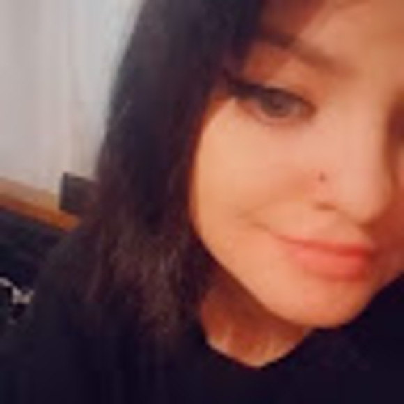 Profile Picture of Nikky Stapp (@nikky_stapp) on Poshmark