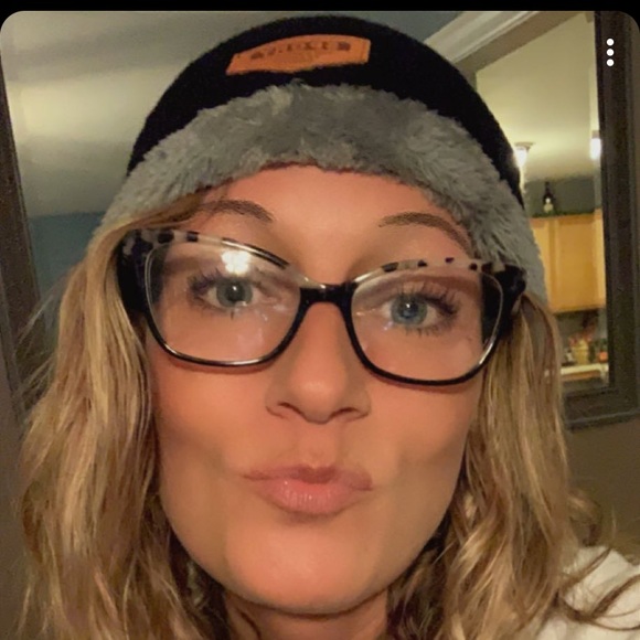 Profile Picture of Michelle Rebac (@michellerebac) on Poshmark