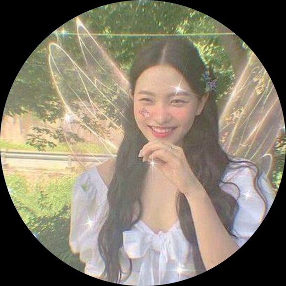 Profile Picture of Bella Kupper (@fxirytea) on Poshmark