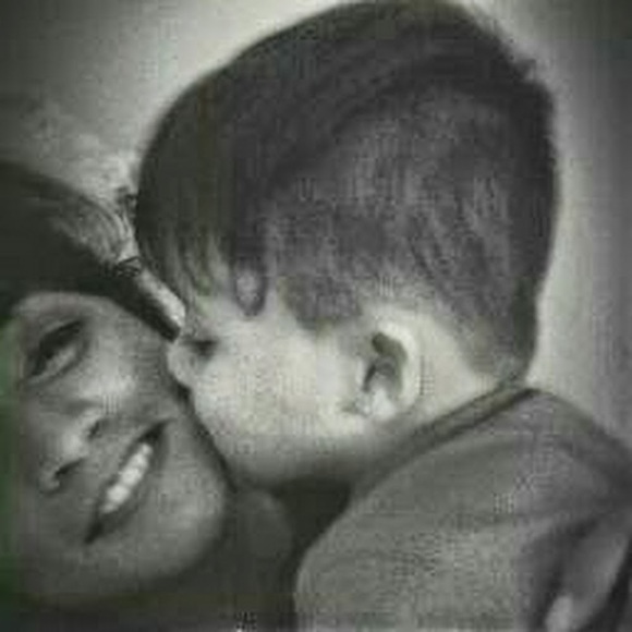 Profile Picture of Minely Garcia (@minely0011) on Poshmark