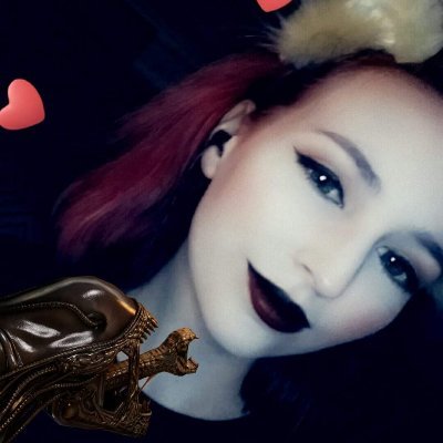 Profile Picture of Haley Bledsoe (@Blue_Moon_Loser) on Twitter