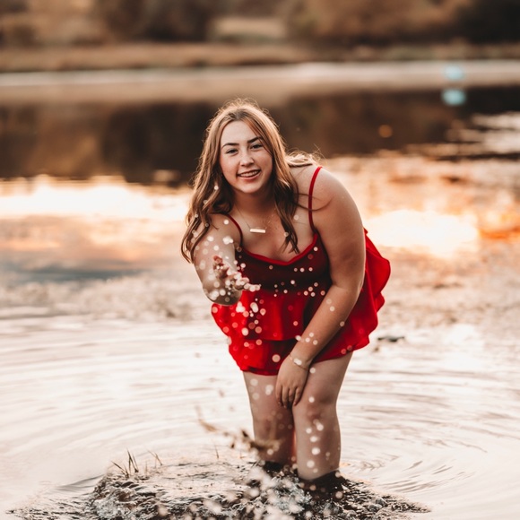 Profile Picture of Madison Lindaman (@madisonlindaman) on Poshmark