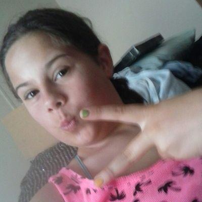 Profile Picture of Bella Jo Riffe (@RiffeBella) on Twitter