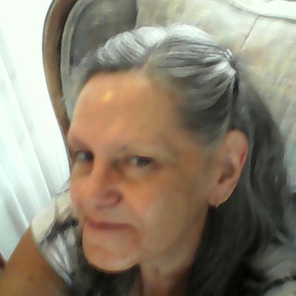 Profile Picture of Angela Branch (@bigrae60) on Poshmark