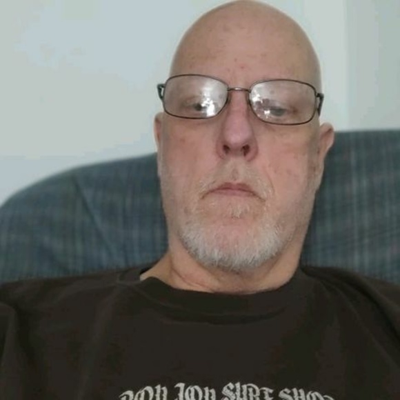 Profile Picture of Gary Hearn (@gary_hearn) on Poshmark