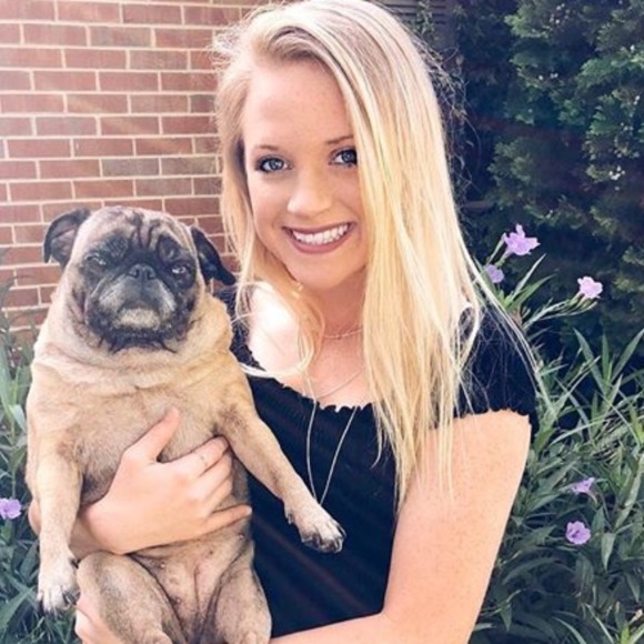 Profile Picture of Carley Cooper (@carleyjc913) on Poshmark