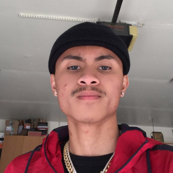 Scott Pangaliman - Poshmark Profile Picture of Scott Pangaliman (@scotchy) on Poshmark