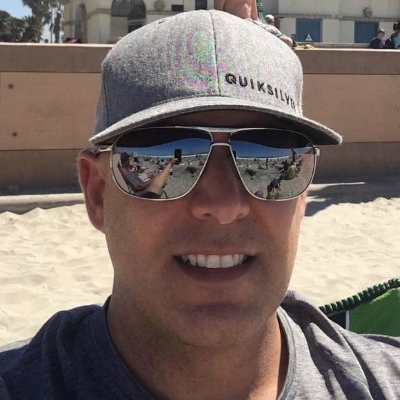 Profile Picture of Tony Thomas (@tonythomas853) on Poshmark