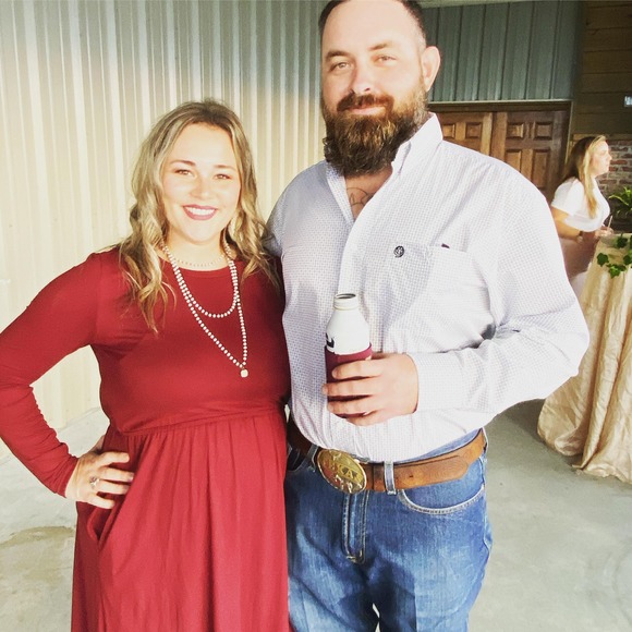 Profile Picture of Lauren Hillyer (@laurenbarbeaud) on Poshmark