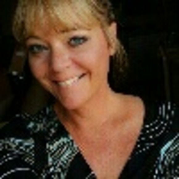 Profile Picture of Tonya Watkins (@tonyaw1) on Poshmark